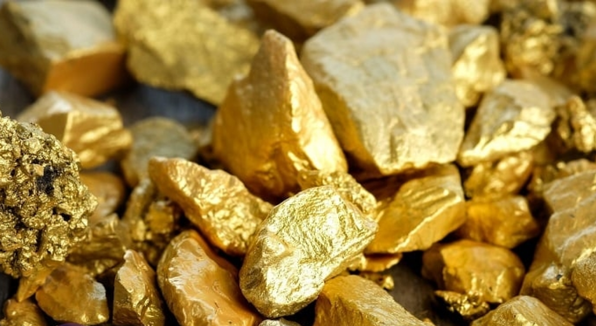  اكتشاف جبال من الذهب الخالص في بلد عربي فقير يغير موازين القوى الإقتصادية في العالم والوطن العربي !
